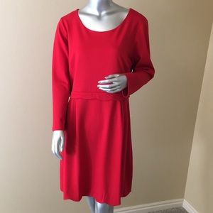 TAHARI | Red 3/4 Sleeve scallop detail dress